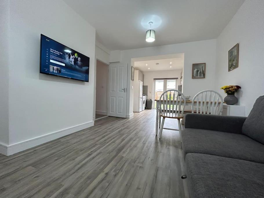 Bali Bliss Garden Flat With Parking Apartment Enfield Luaran gambar