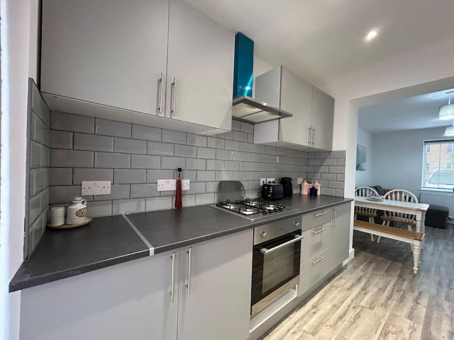 Bali Bliss Garden Flat With Parking Apartment Enfield Luaran gambar